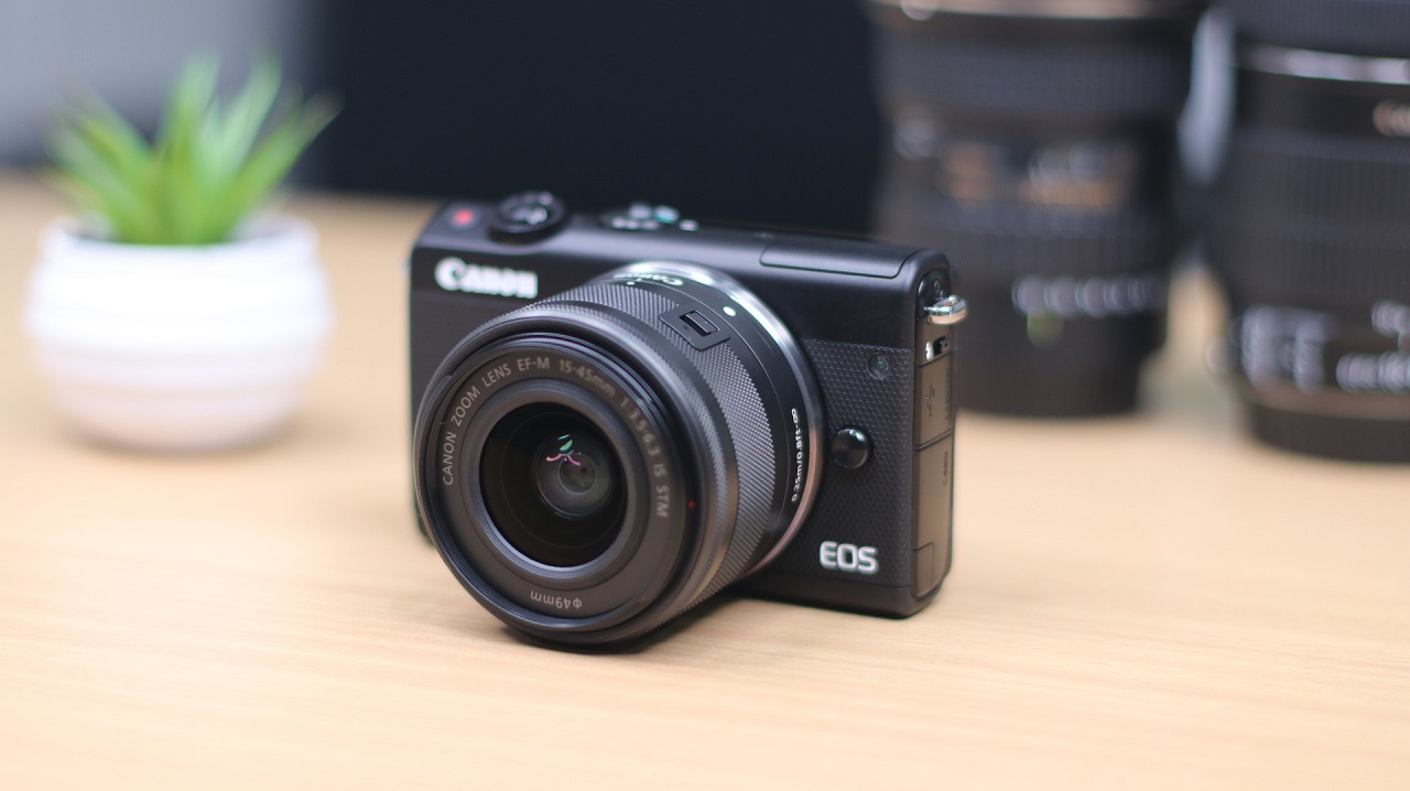 Kamera Mirrorless Terbaik - Canon EOS M100