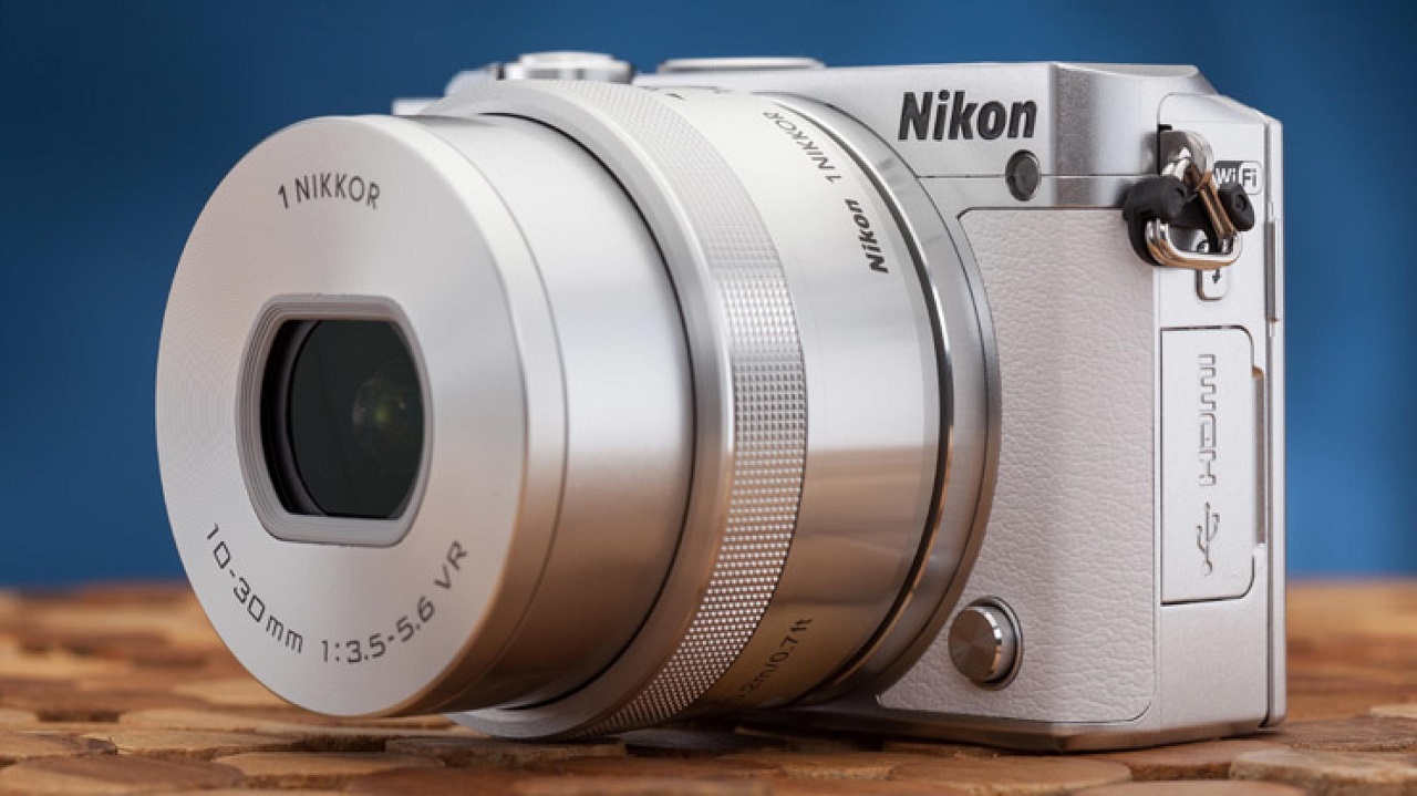 Kamera Mirrorless Terbaik - Nikon 1 J5