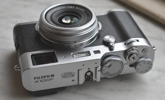 Kamera Pocket Terbaik - Fujifilm X100F
