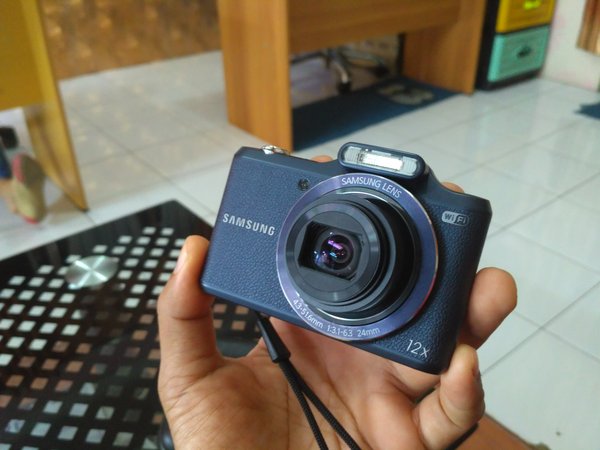 Kamera Pocket Terbaik - Samsung WB 50F