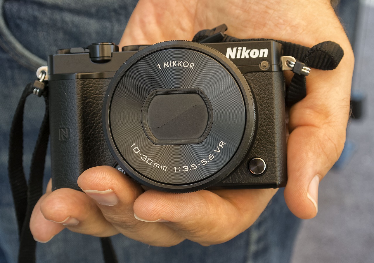 Kamera Yang Bagus Untuk Foto - Nikon J5 