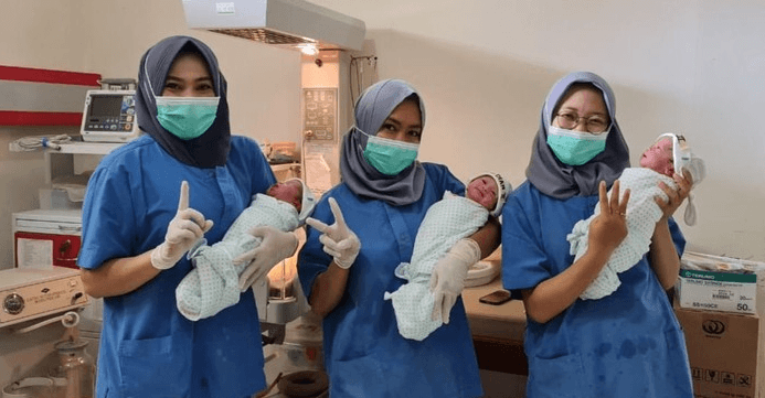 Lahiran Bayi Kembar Tiga Di Banyuwangi, Ketiga Bayinya Perempuan